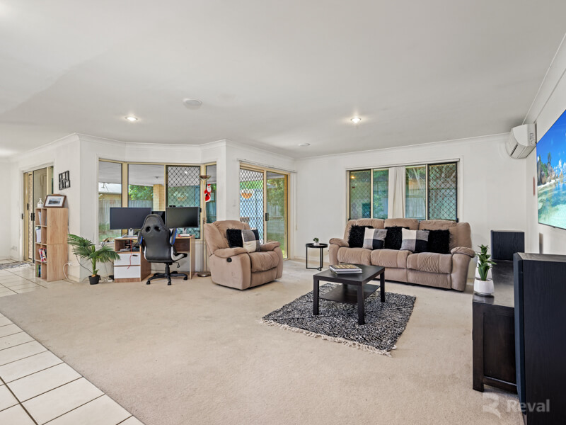 8 Kalbarri Street Parkinson QLD 4115